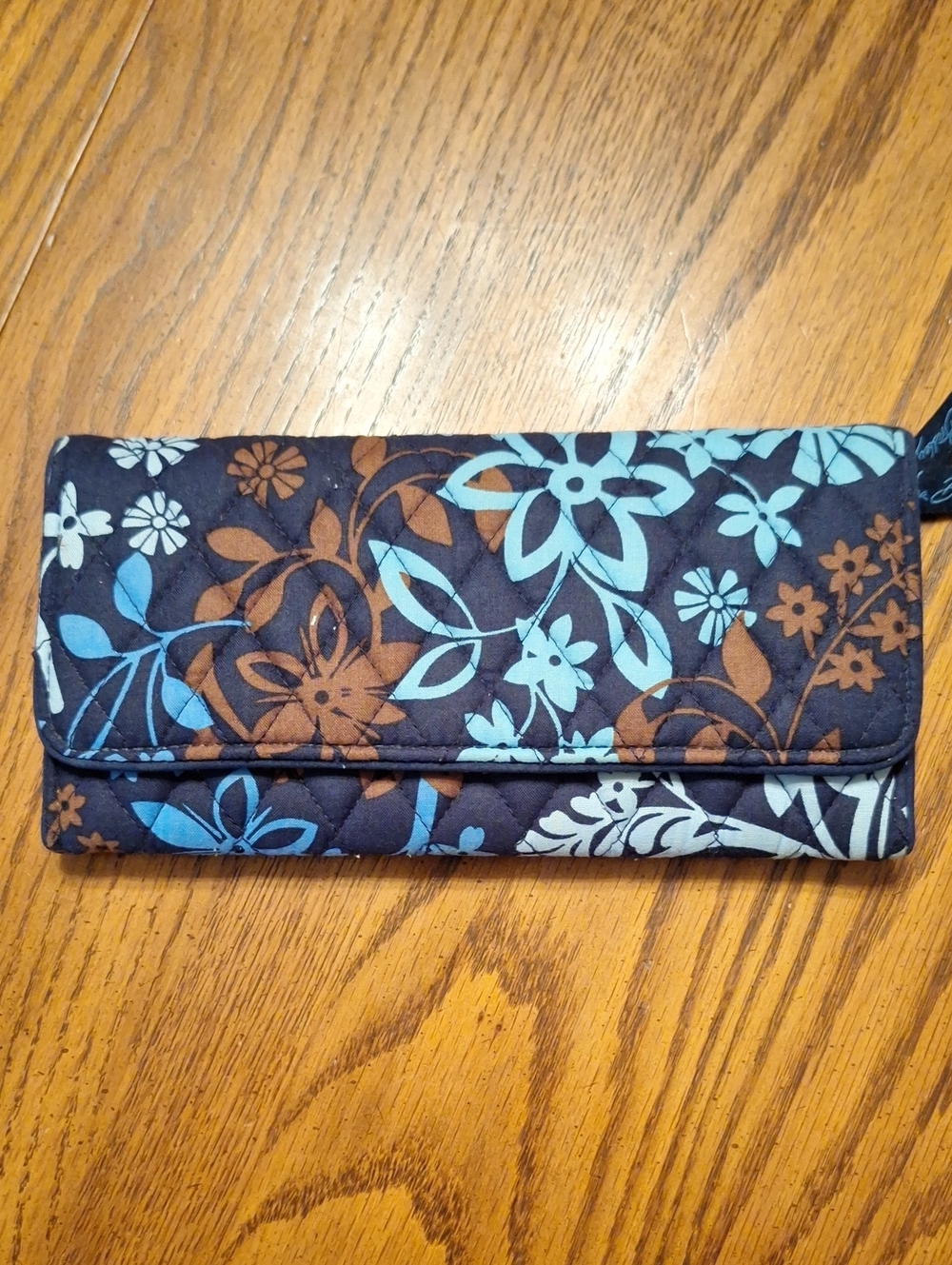 Vera Bradley, Retired Print,Floral Quilted Tri Fold Wallet in Navy, Blue & Brown